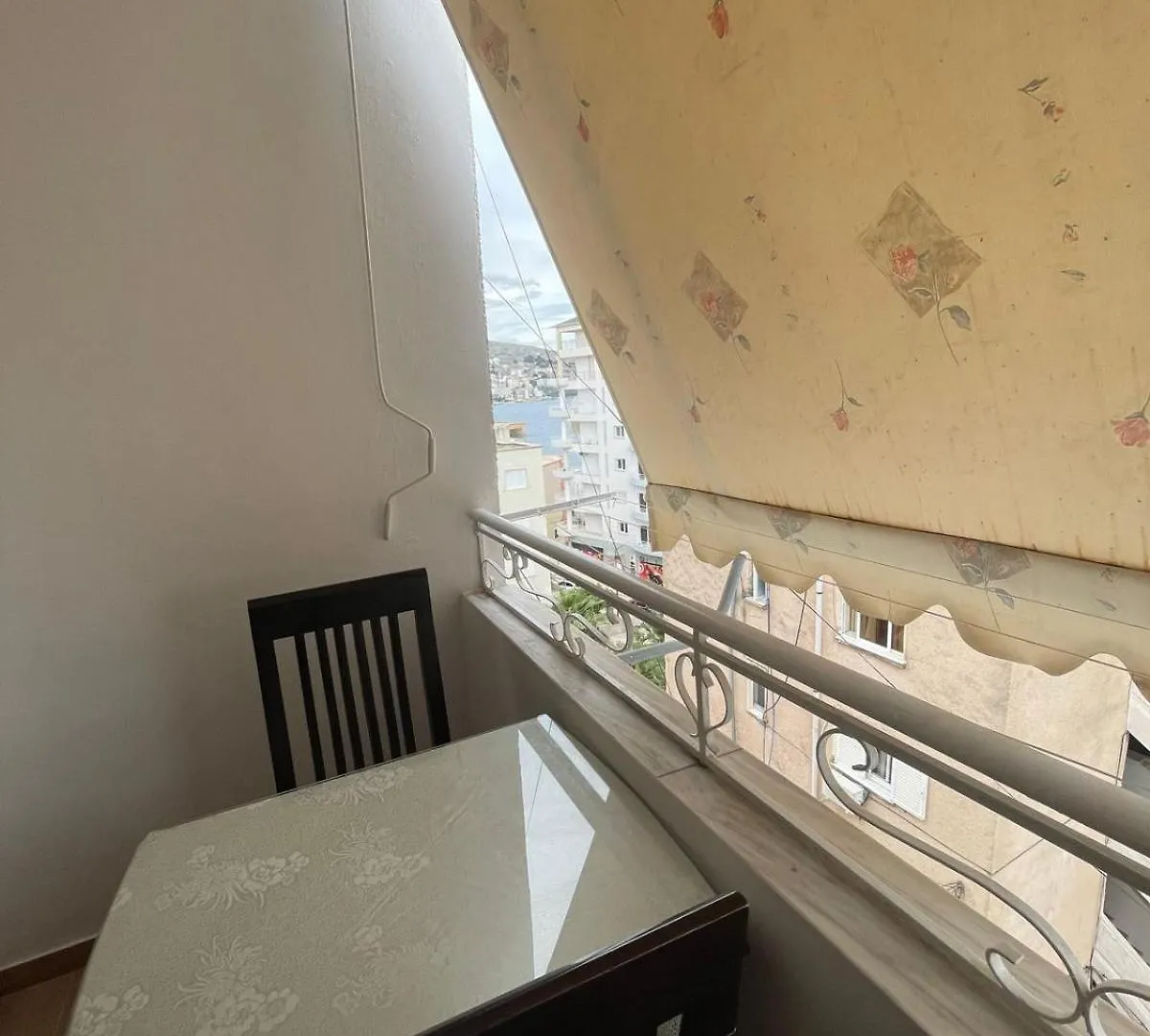 Beach Side Rooms Saranda Konukevi