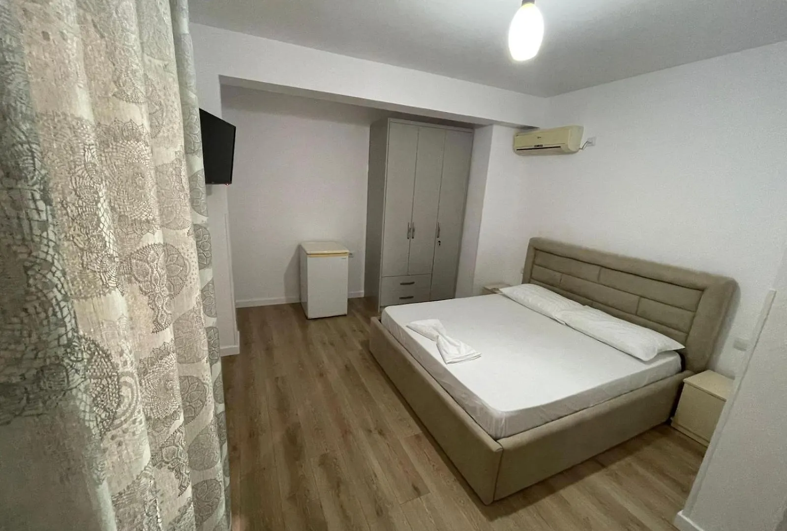 Beach Side Rooms Saranda Konukevi
